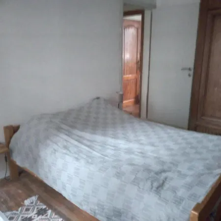 Room In Guest Room - Pretty Townhouse With A Large Terrace And A Large Garden Free Breakfast Πανσιόν