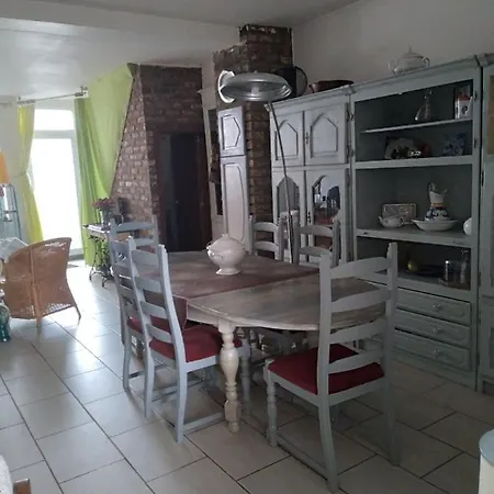 Πανσιόν Room In Guest Room - Pretty Townhouse With A Large Terrace And A Large Garden Free Breakfast Herstal